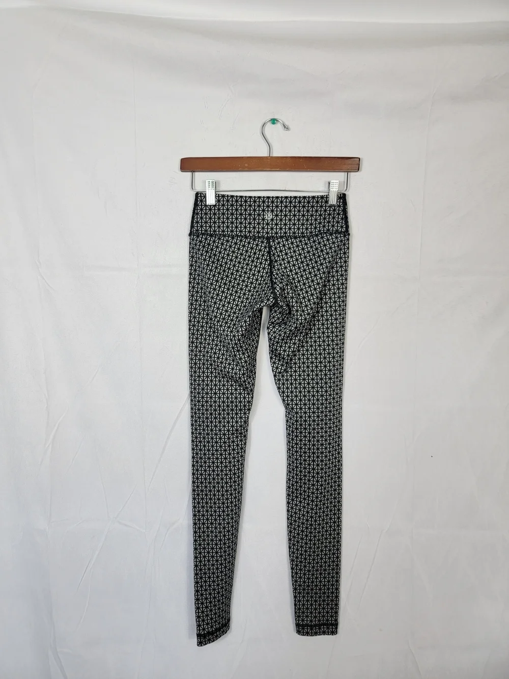 Lululemon Size 2 Wunder Under Leggings